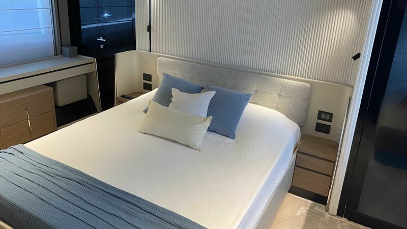 FERRETTI 720
